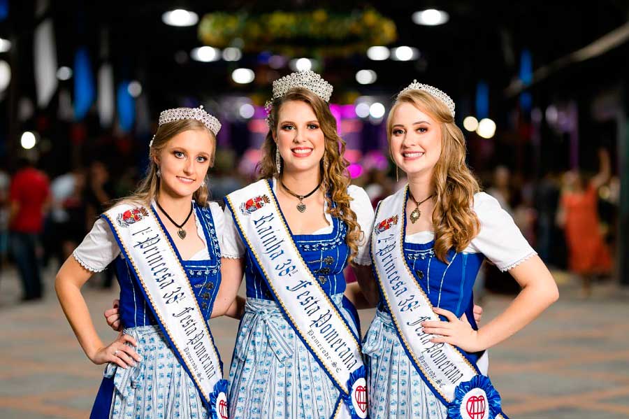 38º Festa Pomerana terá princesa com deficiência auditiva 38º Festa Pomerana terá princesa com deficiência auditiva