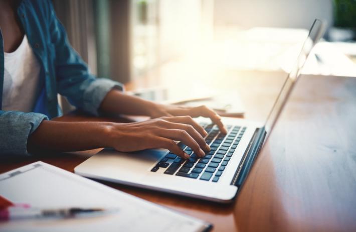 Vestibular Online é opção para quem não quer adiar o sonho de se tornar universitário Vestibular Online é opção para quem não quer adiar o sonho de se tornar universitário