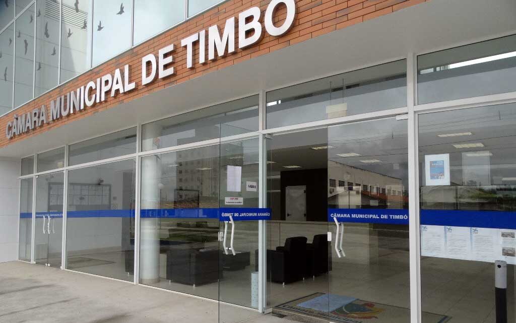 Com medidas restritivas Câmara de Timbó reabre para atendimento ao público