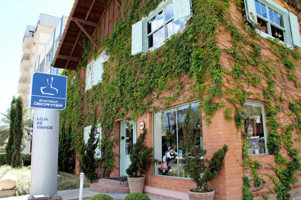 Enoteca Decanter Blumenau atende normalmente pelo WhatsApp Enoteca Decanter Blumenau atende normalmente pelo WhatsApp