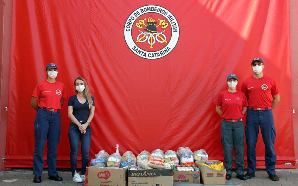 Corpo de Bombeiros Militar de Timbó faz doação à Assistência Social
