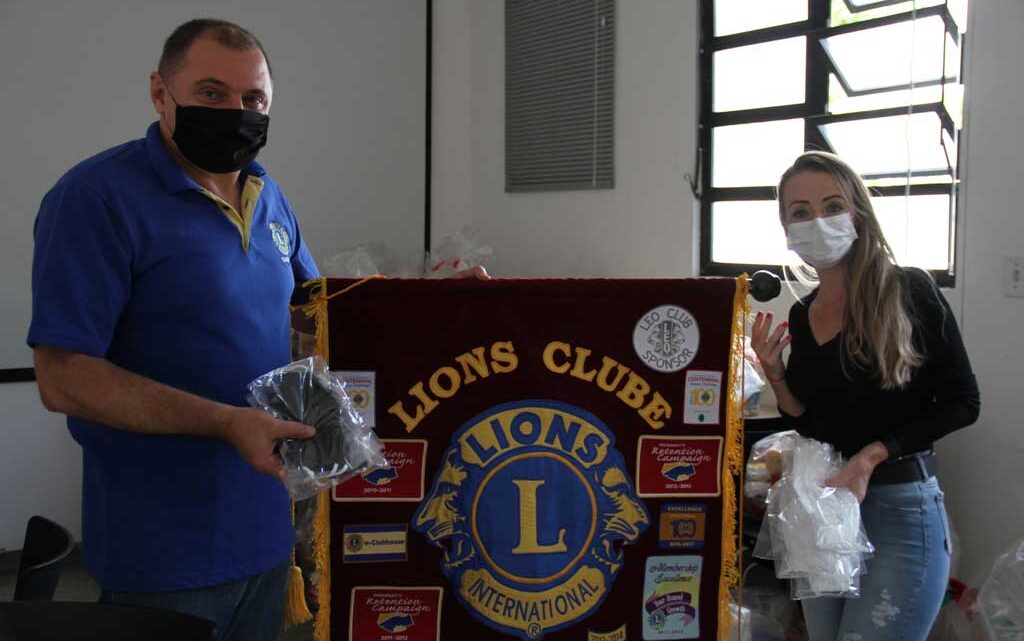 Lions Clube faz doação de 190 máscaras ao programa Timbó Que Cuida