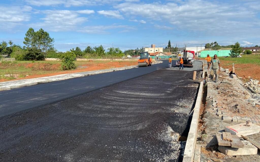 Prefeitura de Timbó retoma obras de pavimentação