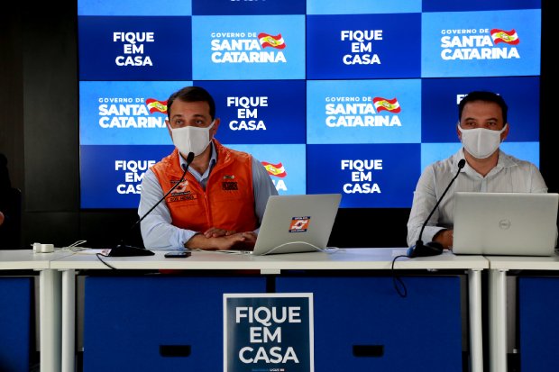 Coronavírus em SC: Governo anuncia liberação com regras de cultos religiosos, shoppings, restaurantes e academias