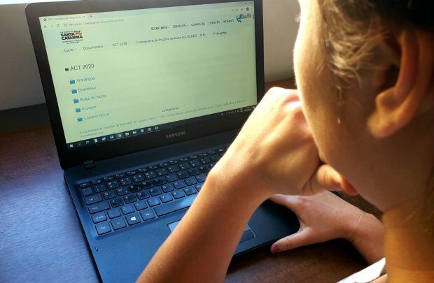 Coronavírus em SC: Secretaria de Educação fará seleção online de professores ACTs