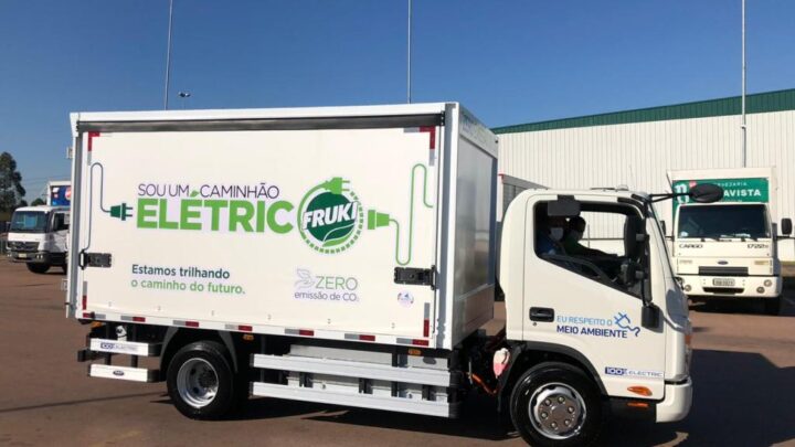 Bebidas Fruki inicia testes de caminhão elétrico