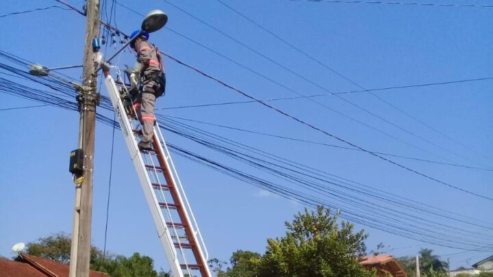 Manutenção na iluminação pública