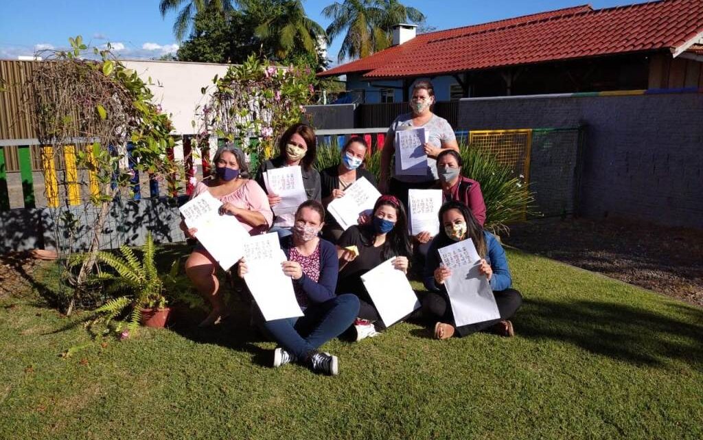 Semed faz entrega de kits escolares às famílias que tenham filhos na Educação Especial