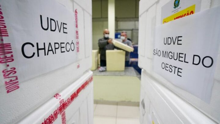 GovernoSC –  Estado oferece suporte aos municípios para atualizar registros de doses aplicadas