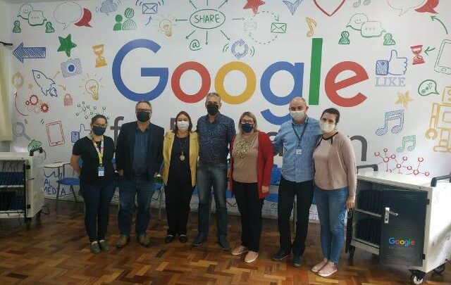 SEMED – Município de Brusque vem a Timbó conhecer projeto Google for Education