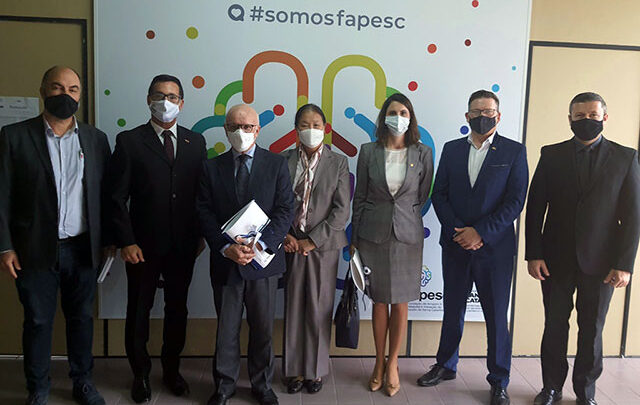 Embaixador do Uruguai visita Fapesc para fechar parcerias em pesquisa e inovação