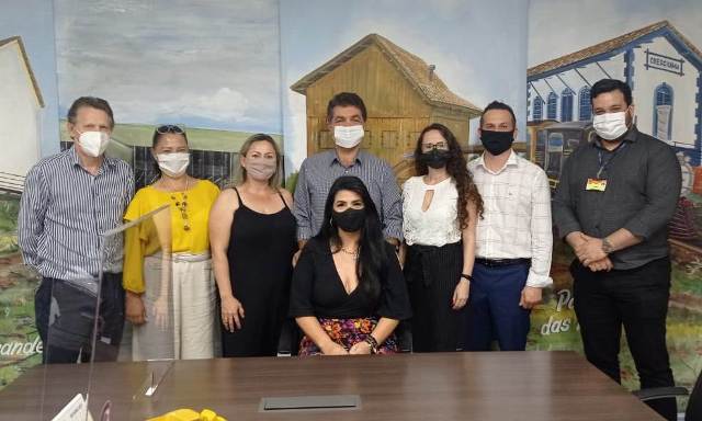 Vereador Farm. Elton Possamai e o Secretário de Saúde de Indaial Paulo Moschetta visitam o ambulatório de fibromialgia em Criciúma, que é referencia no Estado Vereador Farm. Elton Possamai e o Secretário de Saúde de Indaial Paulo Moschetta visitam o ambulatório de fibromialgia em Criciúma, que é referencia no Estado