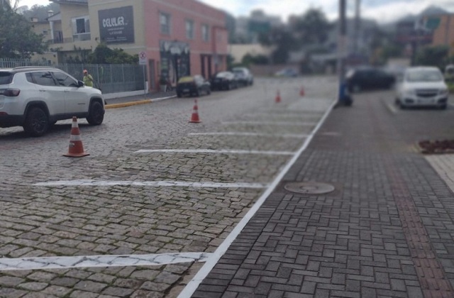 Indaial – Demuttin estabelece mudanças no estacionamento da rua Marechal Floriano Peixoto Indaial – Demuttin estabelece mudanças no estacionamento da rua Marechal Floriano Peixoto