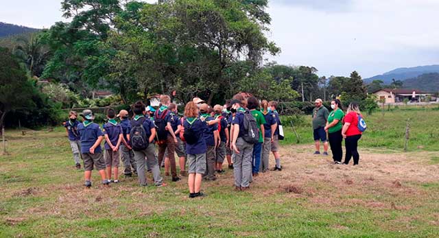 Prefeitura de Ascurra promove projeto Raízes para o Futuro e inicio do Vale Plantar Prefeitura de Ascurra promove projeto Raízes para o Futuro e inicio do Vale Plantar