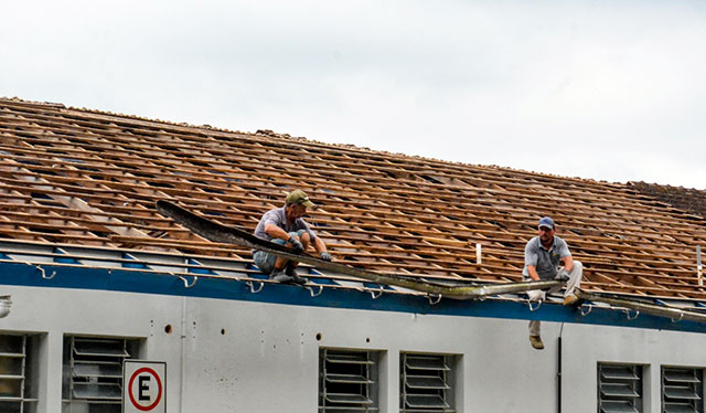 Prefeitura de Ascurra | Iniciada a obra da Troca do telhado do ESF Dr. Armando Zonta Prefeitura de Ascurra | Iniciada a obra da Troca do telhado do ESF Dr. Armando Zonta