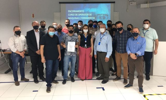 SENAI de Blumenau forma profissionais para o setor metalmecânico SENAI de Blumenau forma profissionais para o setor metalmecânico