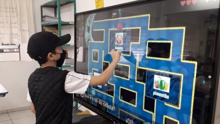 Indaial – Alunos da EBM Juvenal Carvalho criam jogos interativos sobre Alimentação Saudável