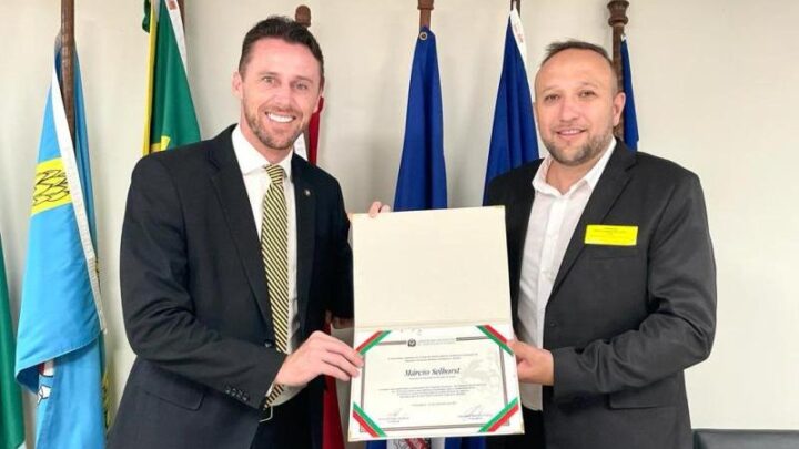 Cidade de Indaial é homenageada na Alesc pela criação do Programa Semente