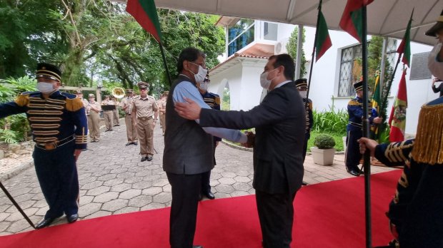 Infraestrutura ferroviária é tema principal de reunião entre Carlos Moisés e o embaixador da Índia no Brasil Infraestrutura ferroviária é tema principal de reunião entre Carlos Moisés e o embaixador da Índia no Brasil