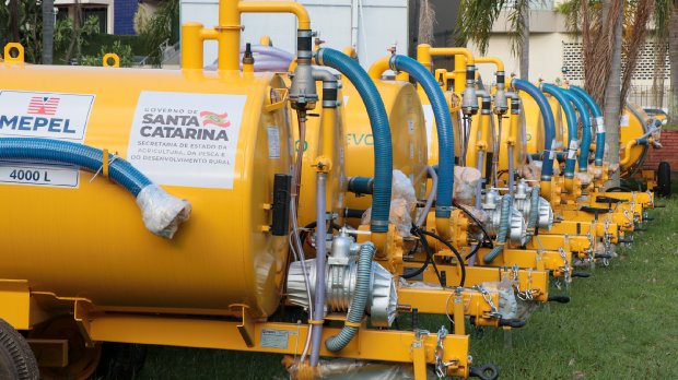 Estado entrega 236 equipamentos agrícolas para fortalecer a agricultura familiar catarinense