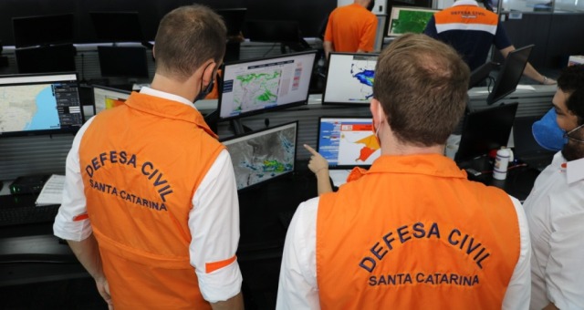 Defesa Civil de Santa Catarina conformou a ocorrência de um tornado no município de Timbó Defesa Civil de Santa Catarina conformou a ocorrência de um tornado no município de Timbó
