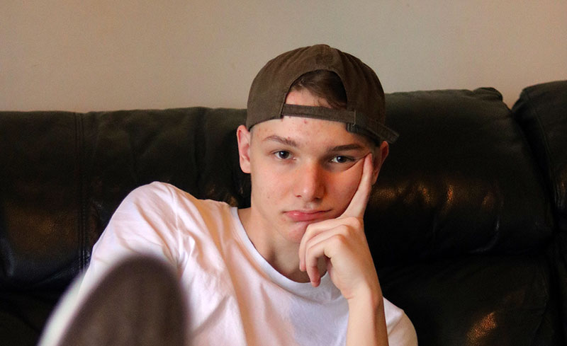 Jovem timbonse lança música de forma independente Jovem timbonse lança música de forma independente