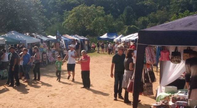 Indaial – Feira de Rua Flor&Ser da FIC reúne artesanato, lazer e entretenimento no Parque Jorge Hardt Indaial – Feira de Rua Flor&Ser da FIC reúne artesanato, lazer e entretenimento no Parque Jorge Hardt