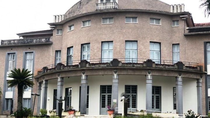 Teatro Carlos Gomes oportuniza aulas de dança, música e teatro com bolsas de estudo