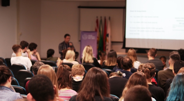 Dia Mundial da Criatividade em Blumenau reúne mais de 1000 pessoas em diversas ações pela cidade