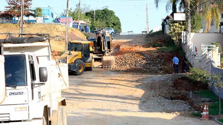 Timbó – Rua Áustria trecho II começa a receber obras para pavimentação