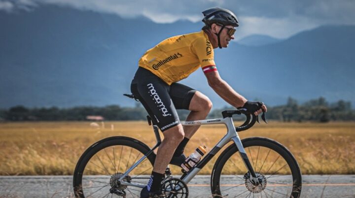 Márcio May abre desafio dos 50 anos bem acompanhado