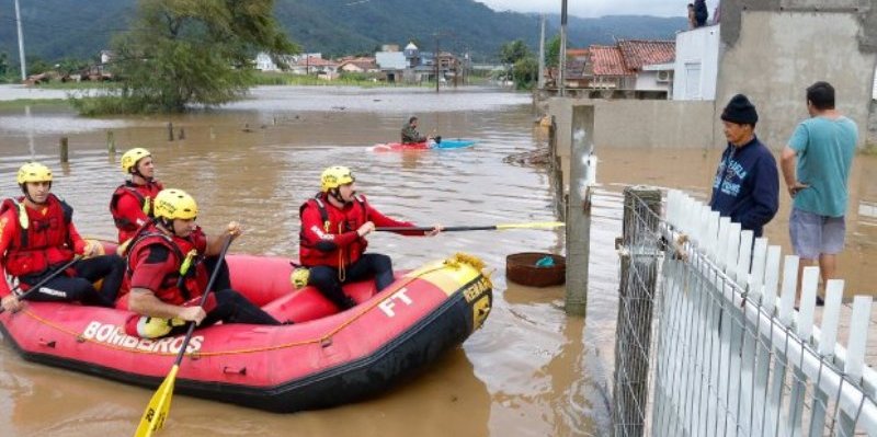 Santa Catarina tem ao menos 94 municípios com registros de ocorrências causadas pelas chuvas Santa Catarina tem ao menos 94 municípios com registros de ocorrências causadas pelas chuvas