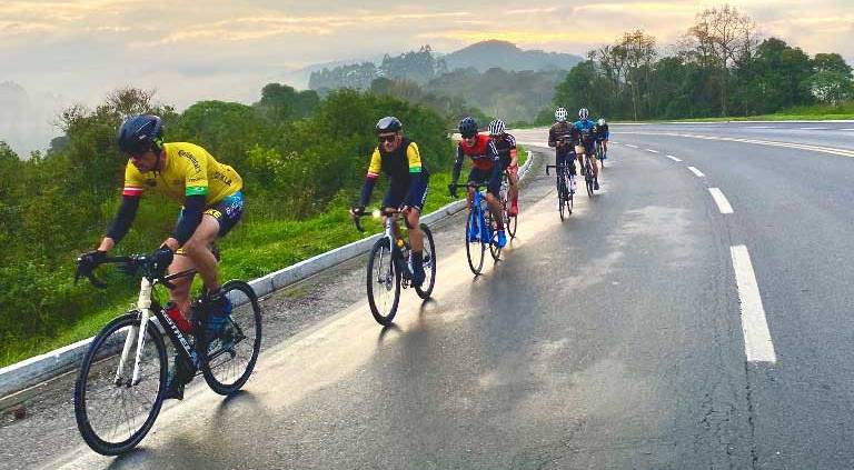 Márcio May encara chuva, frio e vento contra na etapa mais longa do Desafio Tour de SC