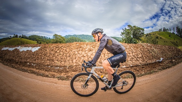 Márcio May é prestigiado pelos fãs na etapa até Criciúma