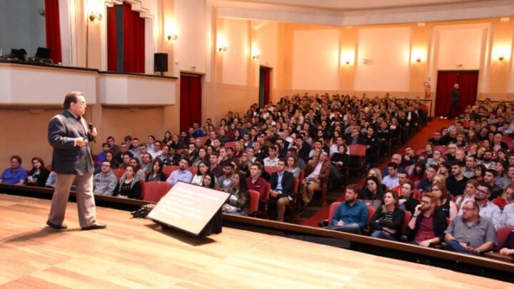 CDL Blumenau realiza palestra com Professor Marins, na próxima terça-feira