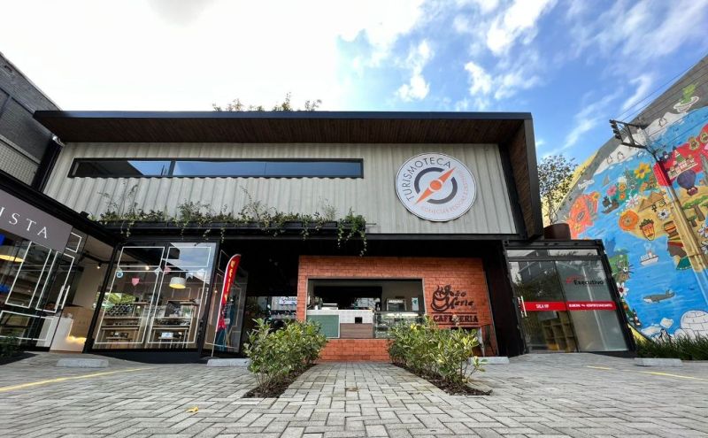 Nova estrutura de comércio e lazer inaugura oficialmente em Blumenau Nova estrutura de comércio e lazer inaugura oficialmente em Blumenau