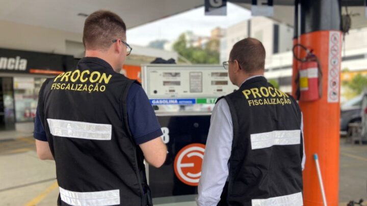 Procon de Indaial fiscaliza postos de combustíveis