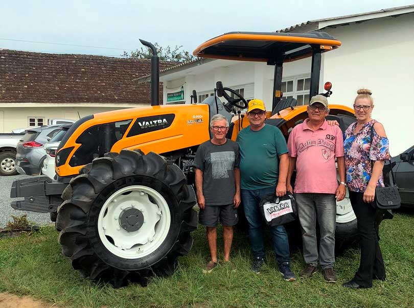 Indaial – Secretaria de Agricultura amplia frota com aquisição de novo trator para a patrulha agrícola mecanizada Indaial – Secretaria de Agricultura amplia frota com aquisição de novo trator para a patrulha agrícola mecanizada