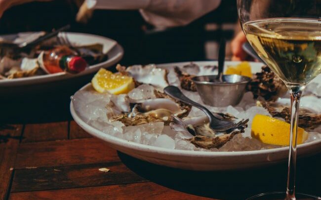 É HOJE! Mares de Santa Catarina são inspiração da chef Jana Rickmann para jantar harmonizado no Wine Bar Decanter