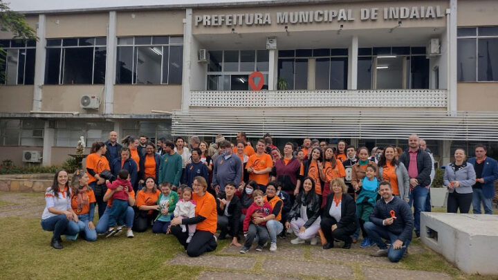 Solenidade na Praça e Caminhada marcam abertura oficial do Agosto Laranja em Indaial
