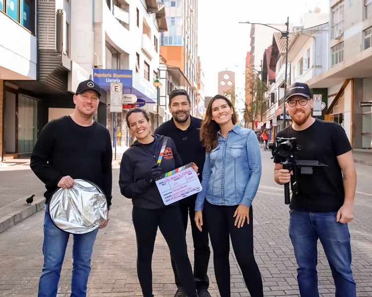 Trilha Filmes lança websérie documental com histórias e curiosidades da Rua XV de Novembro, em Blumenau, no dia 28 de agosto Trilha Filmes lança websérie documental com histórias e curiosidades da Rua XV de Novembro, em Blumenau, no dia 28 de agosto