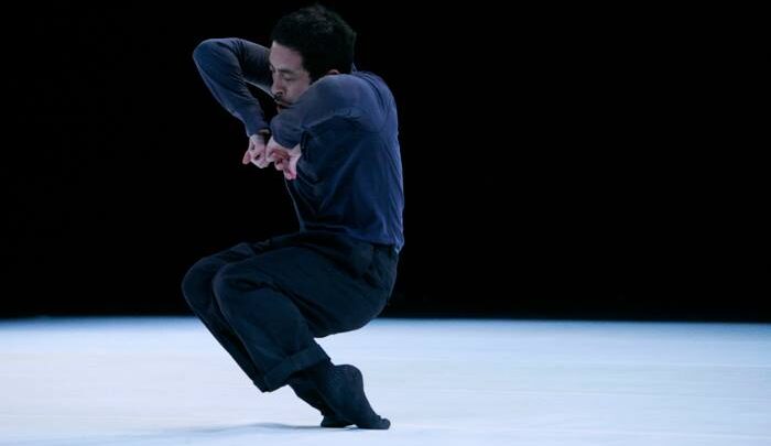 3ª edição do Projeto Fora da Caixa Dança traz a Blumenau conferência e oficina gratuita com Eduardo Fukushima (SP), no dia 28 de agosto