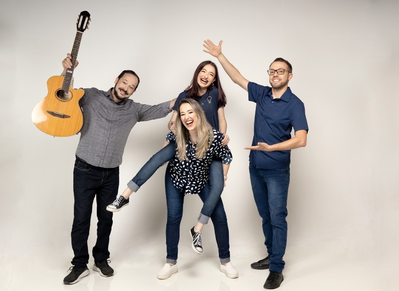 Grupo Vocal Syahamba faz show de lançamento de álbum, de clássicos da Música Popular Brasileira, nesta quinta-feira, na Sociedade Cultural Timbó Grupo Vocal Syahamba faz show de lançamento de álbum, de clássicos da Música Popular Brasileira, nesta quinta-feira, na Sociedade Cultural Timbó