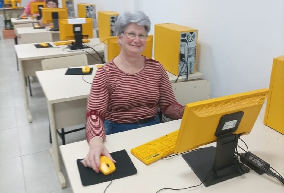 Nova turma da Terceira Idade inicia aulas do Projeto de Inclusão Digital em Indaial