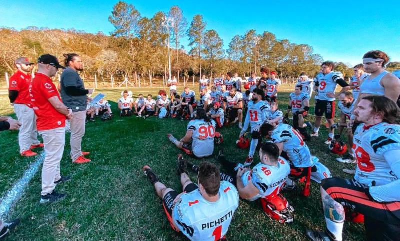 T-Rex conquista terceira vitória seguida no Nacional de Futebol Americano