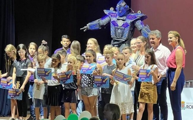 Projeto Escola do Amanhã forma 400 alunos em Rodeio, no Vale do Itajaí