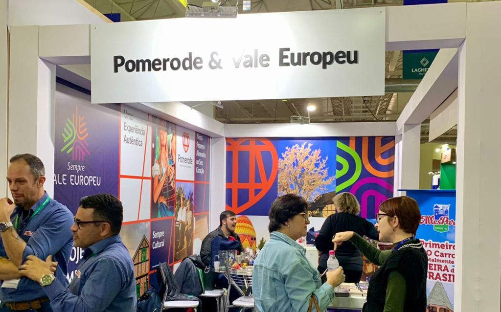Agenda e case de Pomerode (SC) é destaque em um dos maiores eventos sobre turismo das Américas Agenda e case de Pomerode (SC) é destaque em um dos maiores eventos sobre turismo das Américas