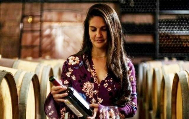 Decanter Blumenau promove degustação guiada com enóloga de vinícola do Chile