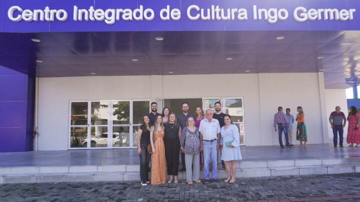 Ex-prefeito Ingo Germer é homenageado no Centro Integrado de Cultura de Timbó