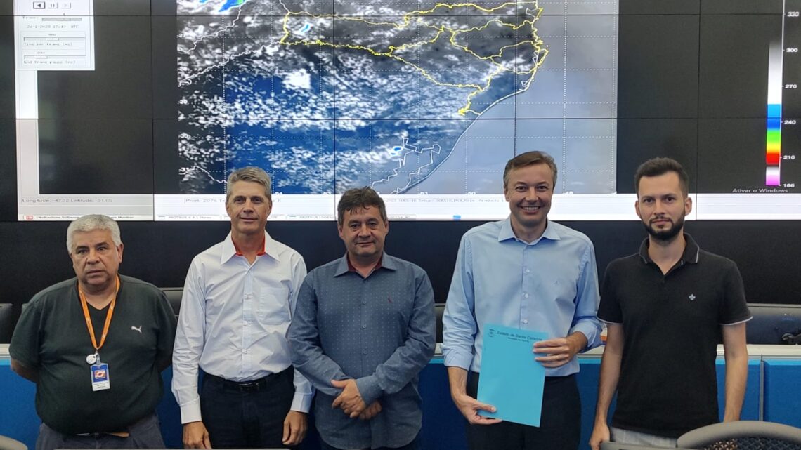 Após articulação do deputado Napoleão Bernardes, prefeitos de Ascurra e Rodeio são recebidos na Defesa Civil de SC Após articulação do deputado Napoleão Bernardes, prefeitos de Ascurra e Rodeio são recebidos na Defesa Civil de SC